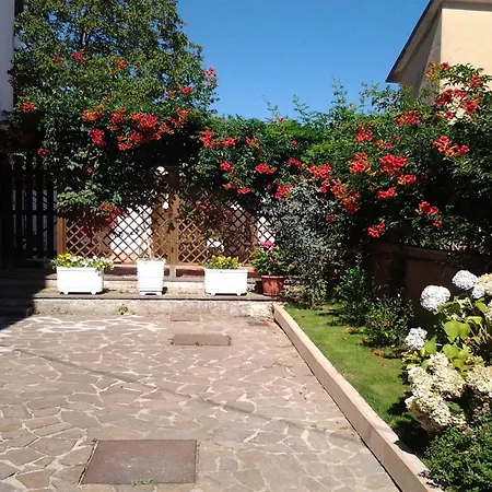 La Terrazza Di Elena Apartment